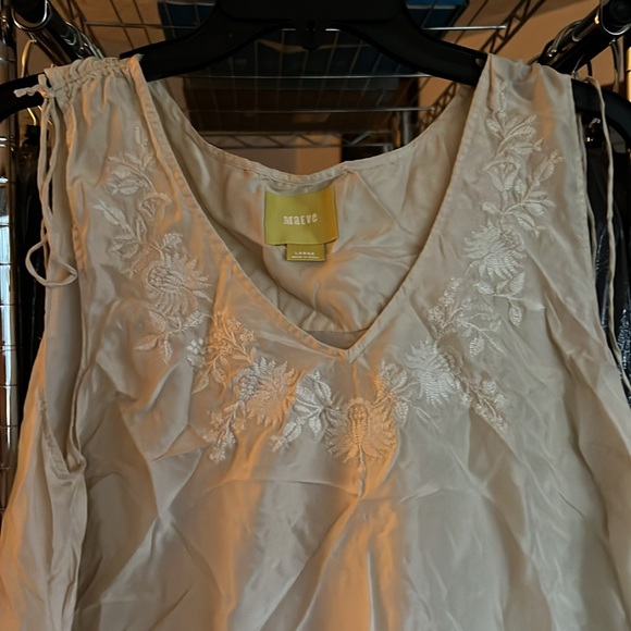 NWOT Anthropologie Maeve Silky Top - Picture 2 of 6